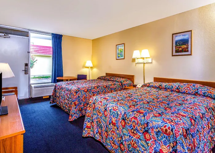 Travelodge By Wyndham Virginia Beach Bay Beach